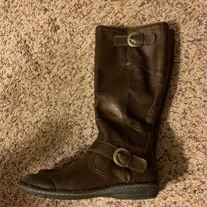 Boc brown boots. Size 8m.